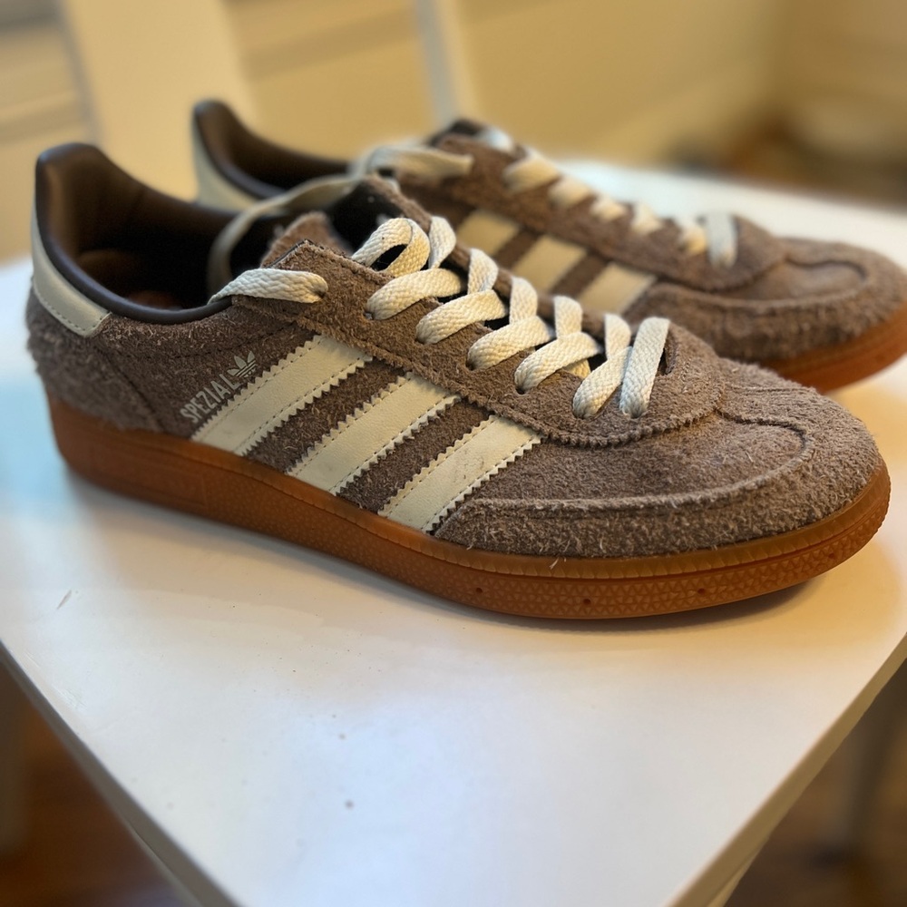 Adidas Women's Handball Spezial
Brown and Cream Women's Sneakers